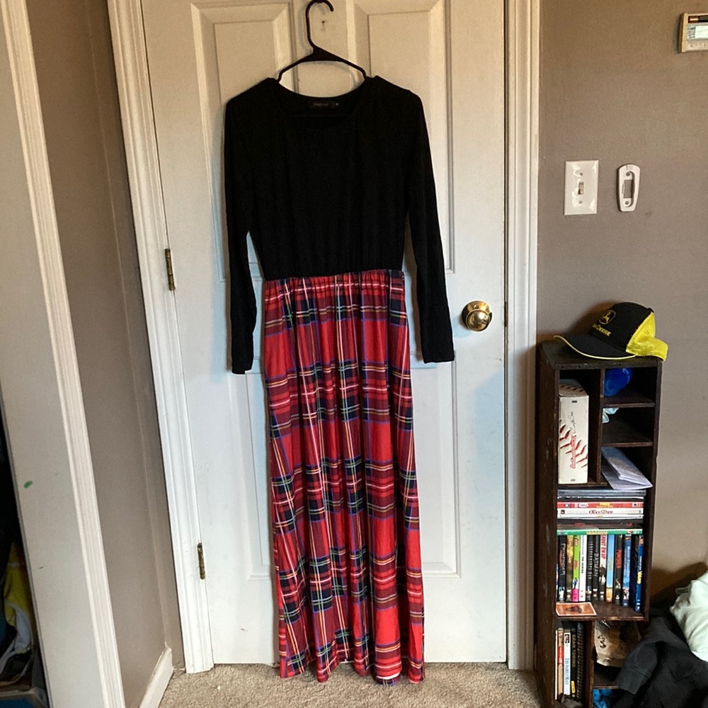 “Fashion” brand. Long sleeved plaid Christmas dress